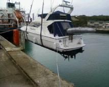 Essex Marina Ltd - Boat lift 